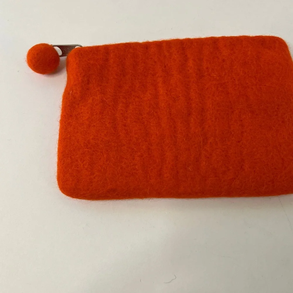 Joggles Wool Felt Clutch Purse - Medium Poppy‎ NWT 4 x 6